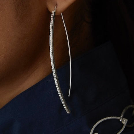 Stitch Long Curve Earrings