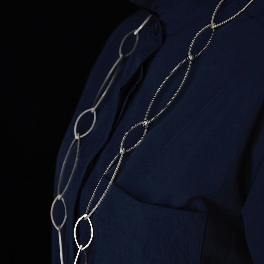 Curve Stitch Long Necklace