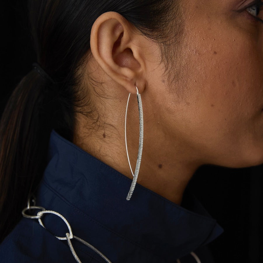 Stitch Long Curve Earrings