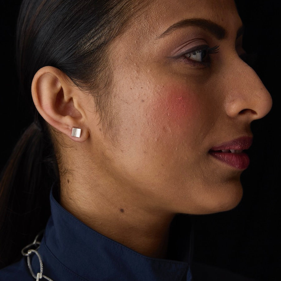 Curve Square Studs