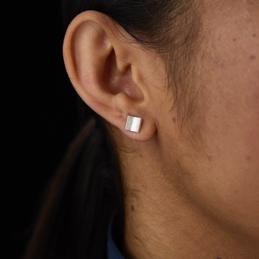 Curve Square Studs