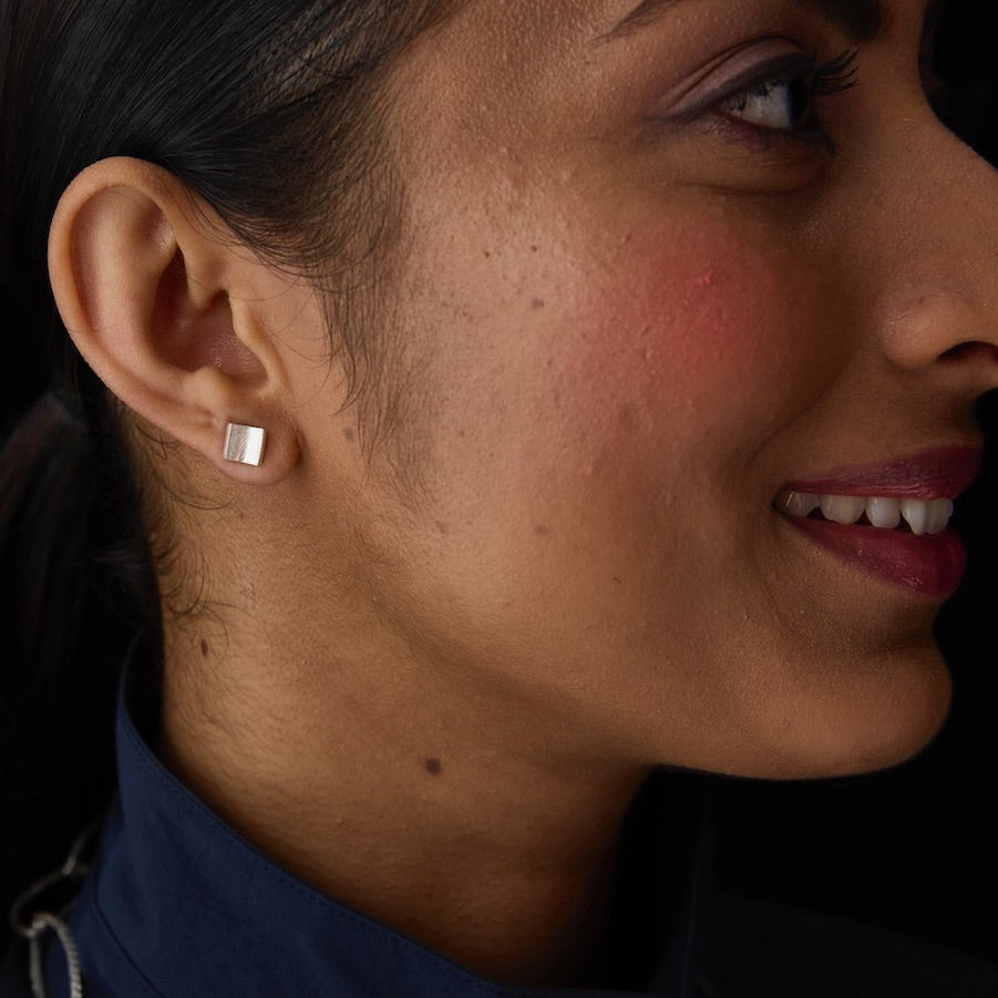 Curve Square Studs
