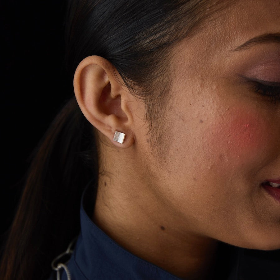 Curve Square Studs