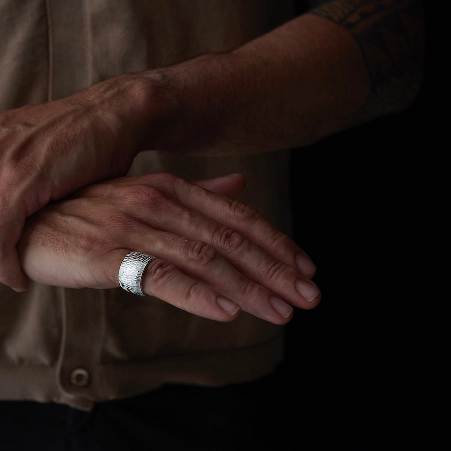 Men's Curved  Stitch Ring