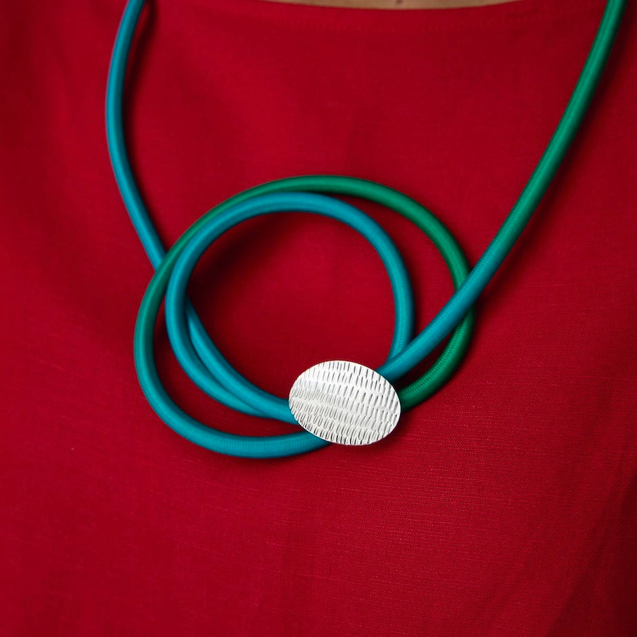 Stitch Shell Knot Necklace