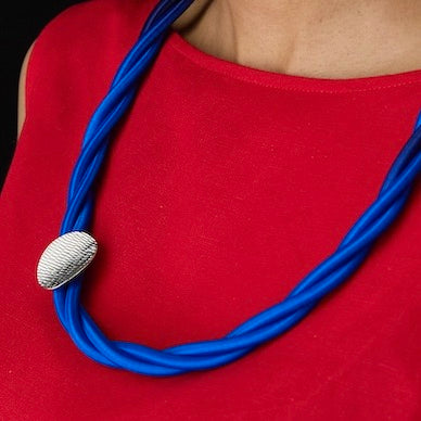 Stitch Shell Rope Necklace