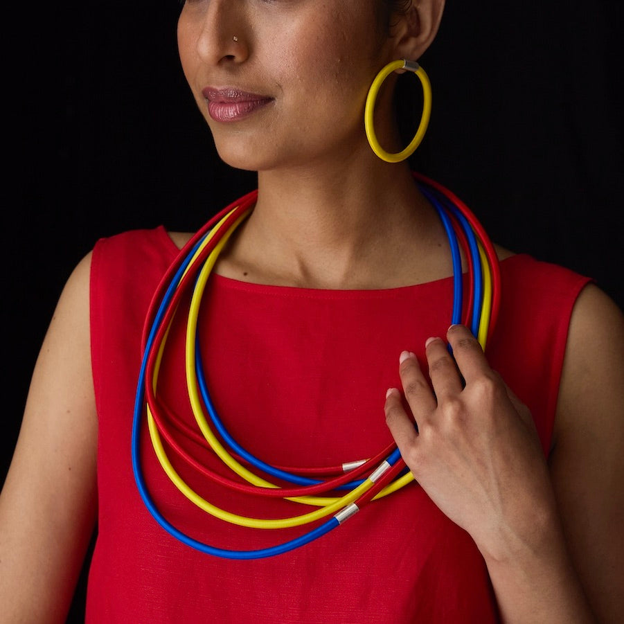 Primary Loop Loop Necklace